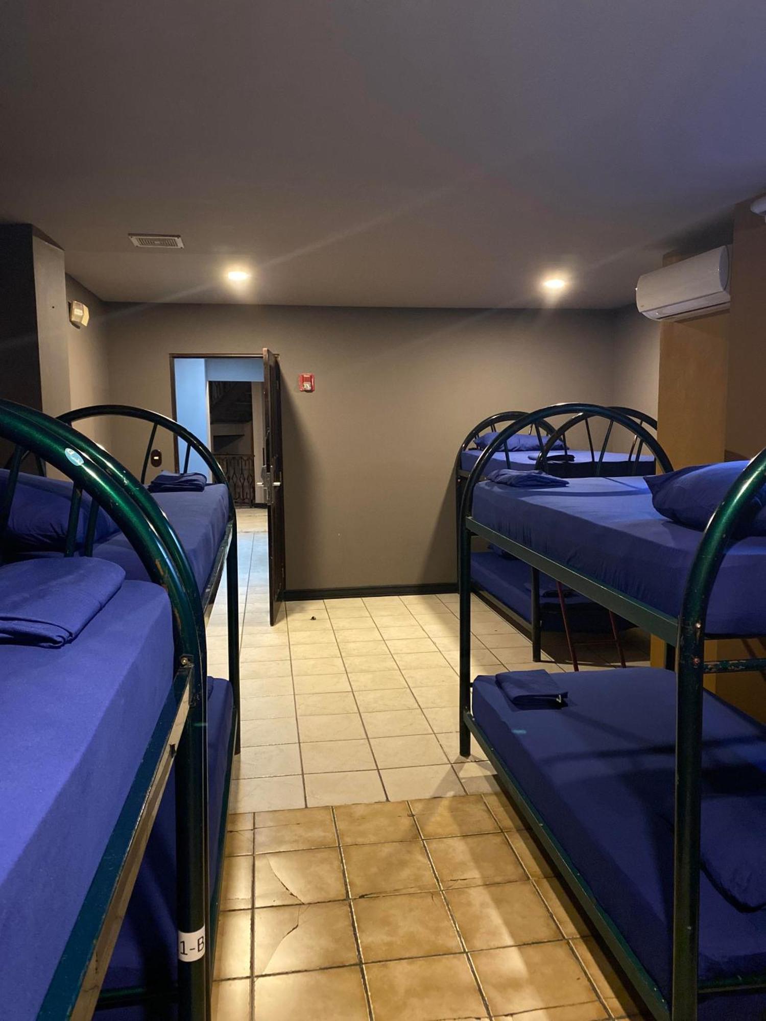Alajuela Backpackers Airport Hostel Esterno foto